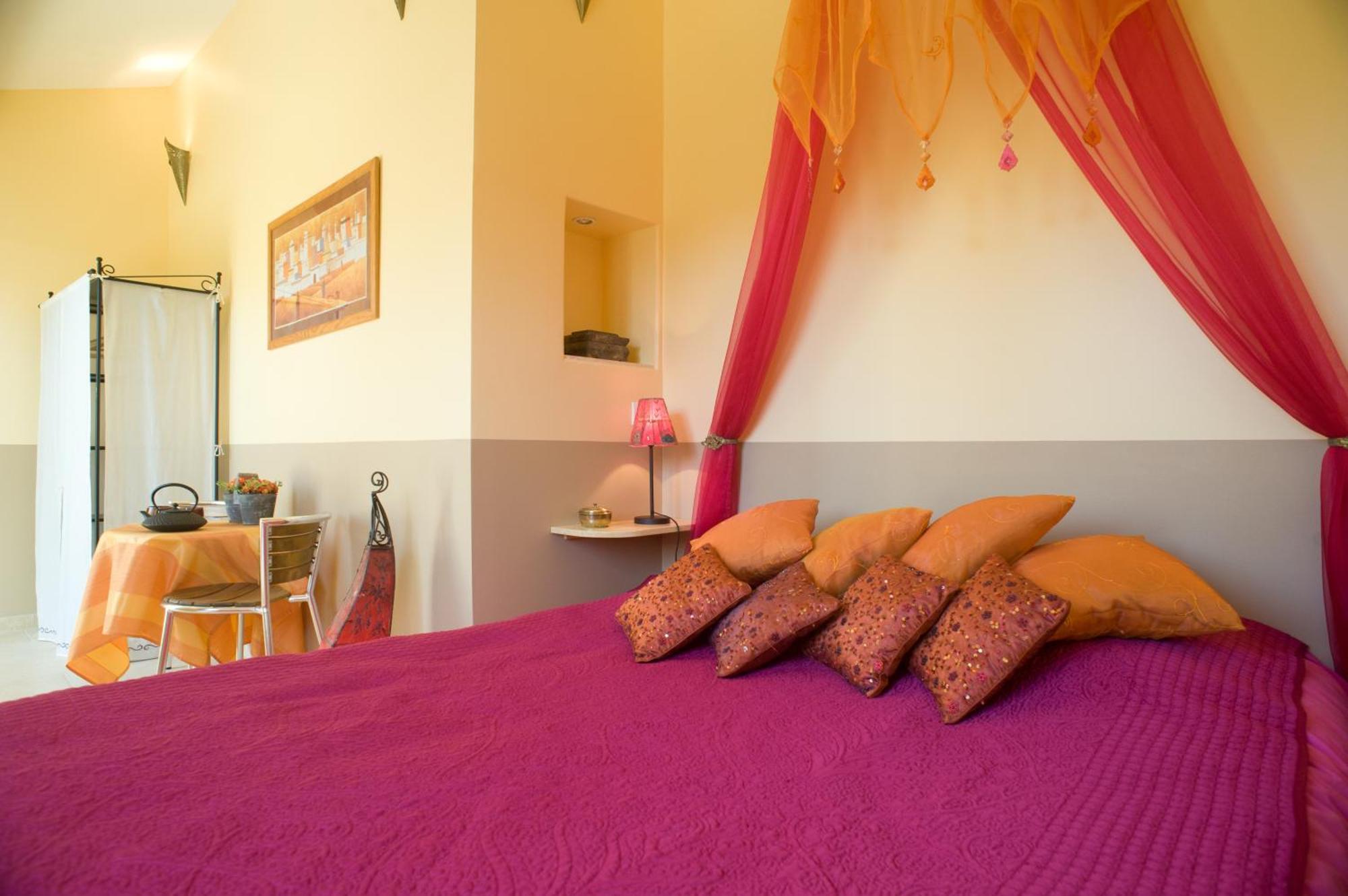 Chambres D'Hotes Domaine Des Machottes Grans Экстерьер фото