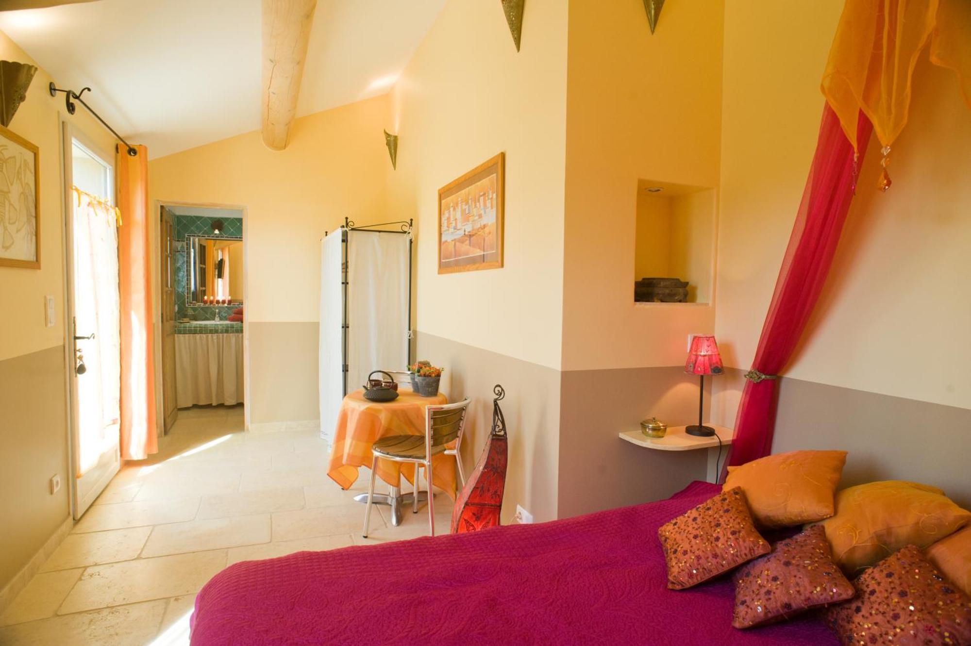 Chambres D'Hotes Domaine Des Machottes Grans Экстерьер фото