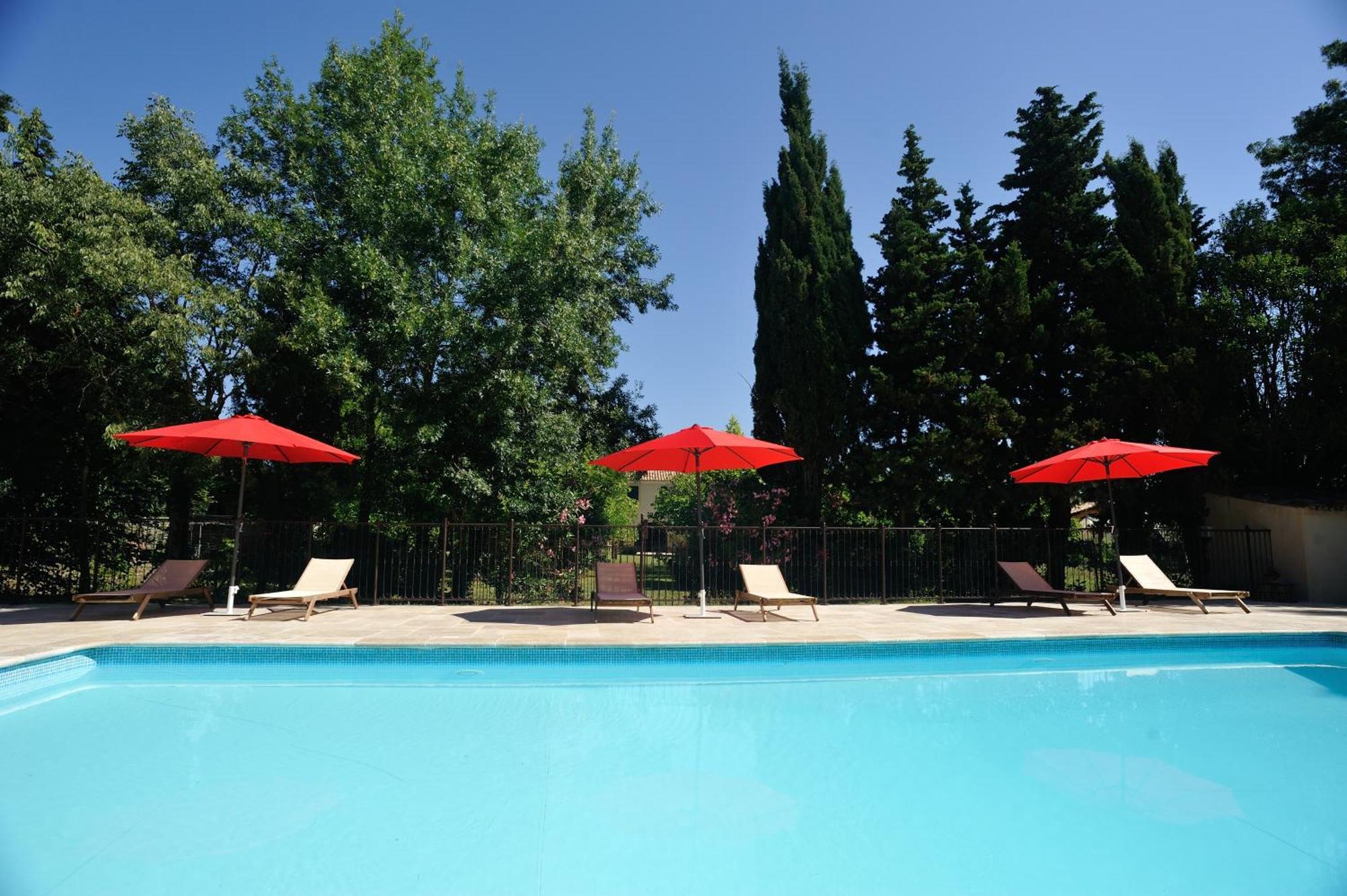Chambres D'Hotes Domaine Des Machottes Grans Экстерьер фото