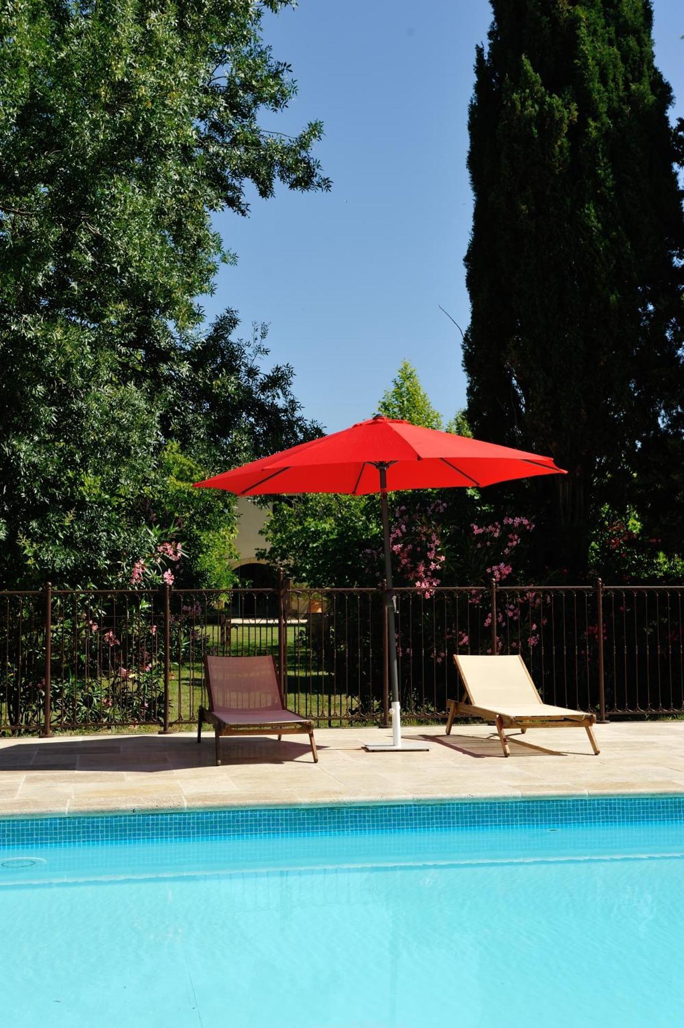 Chambres D'Hotes Domaine Des Machottes Grans Экстерьер фото