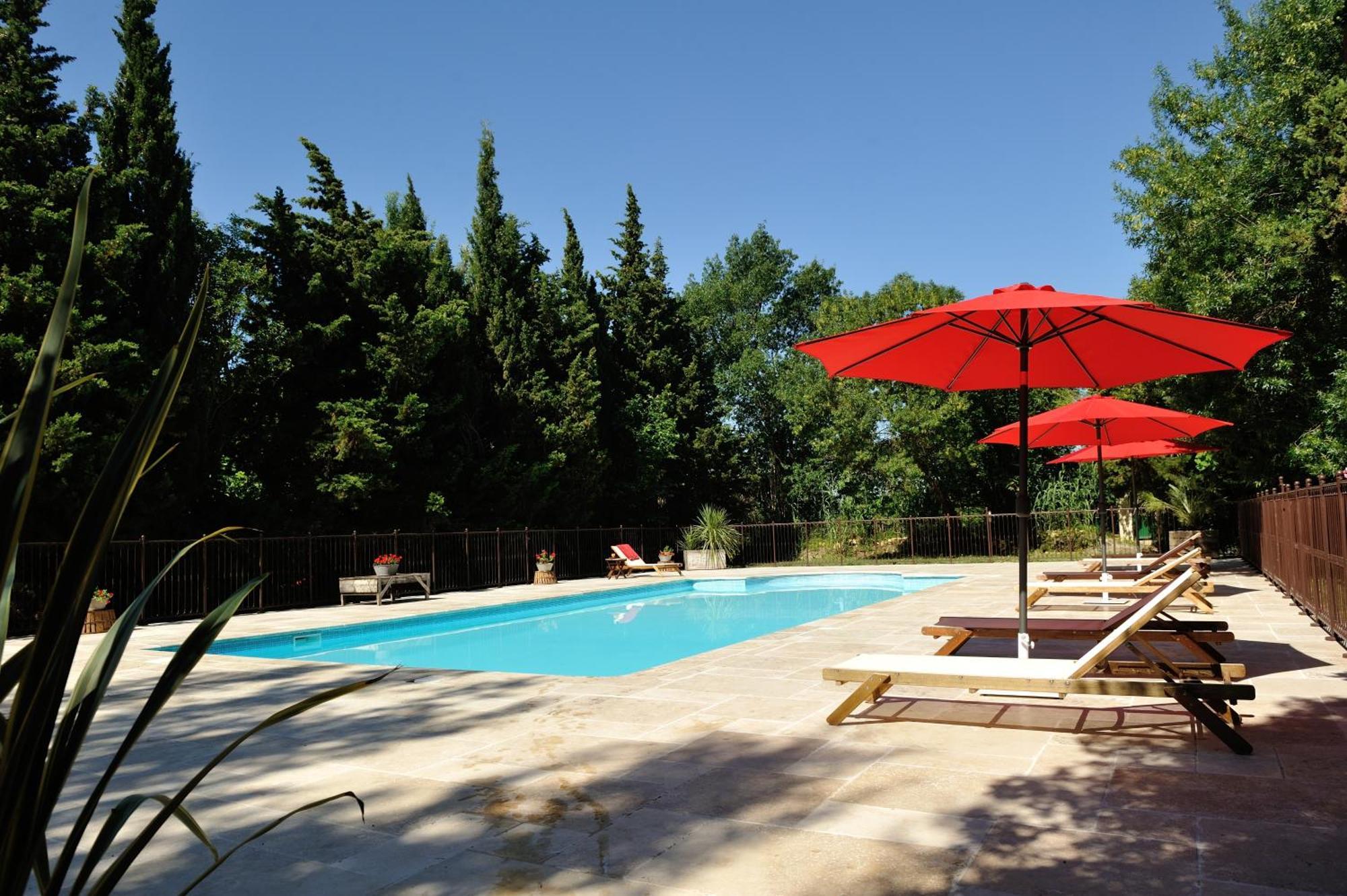 Chambres D'Hotes Domaine Des Machottes Grans Экстерьер фото