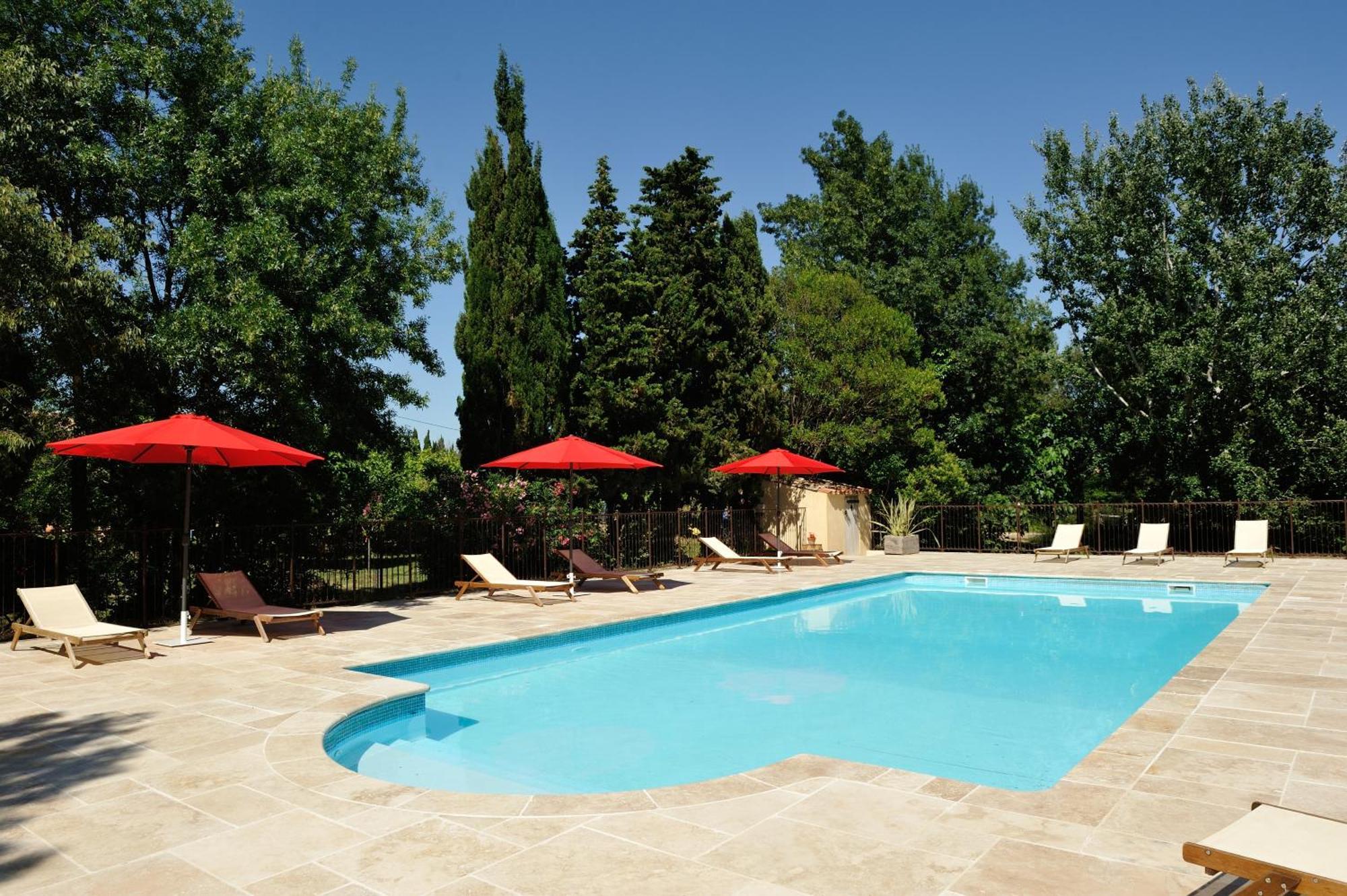 Chambres D'Hotes Domaine Des Machottes Grans Экстерьер фото