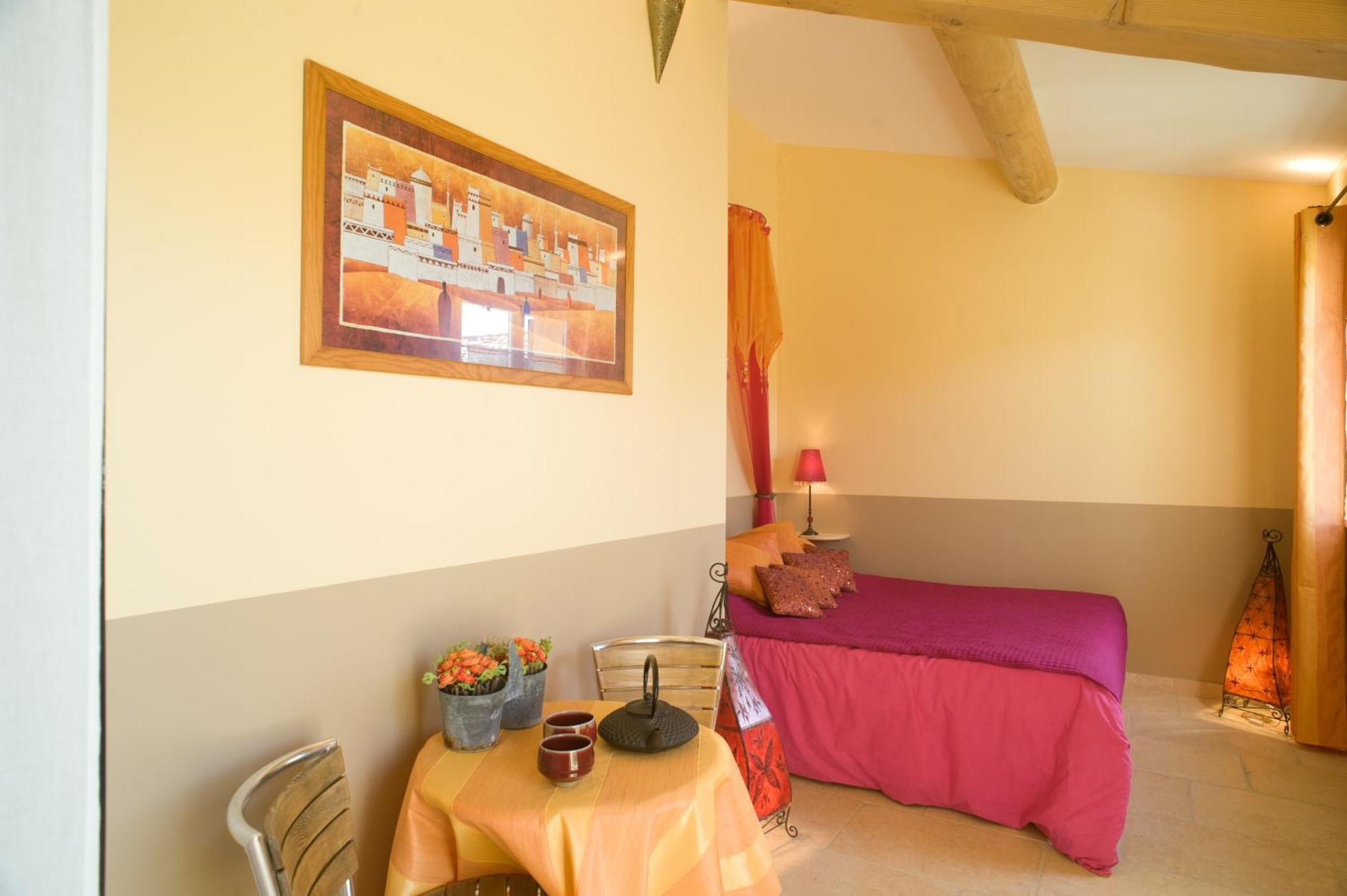 Chambres D'Hotes Domaine Des Machottes Grans Экстерьер фото
