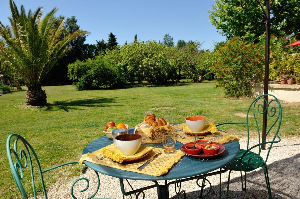 Chambres D'Hotes Domaine Des Machottes Grans Номер фото