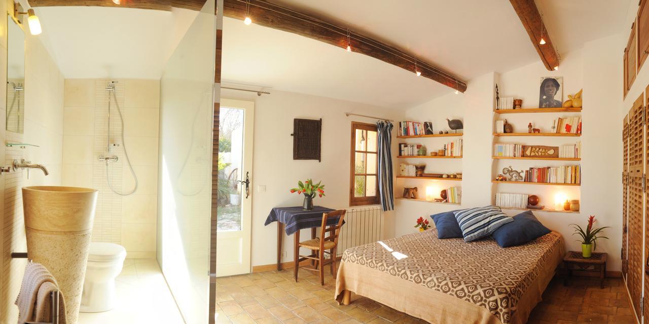 Chambres D'Hotes Domaine Des Machottes Grans Экстерьер фото