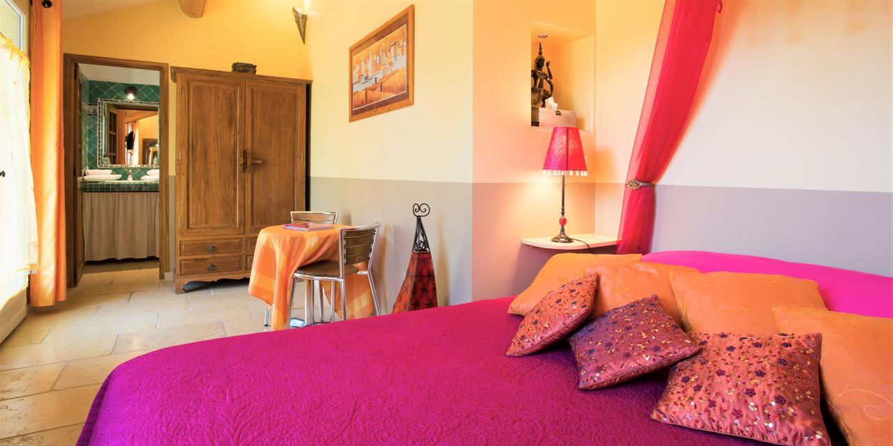 Chambres D'Hotes Domaine Des Machottes Grans Экстерьер фото