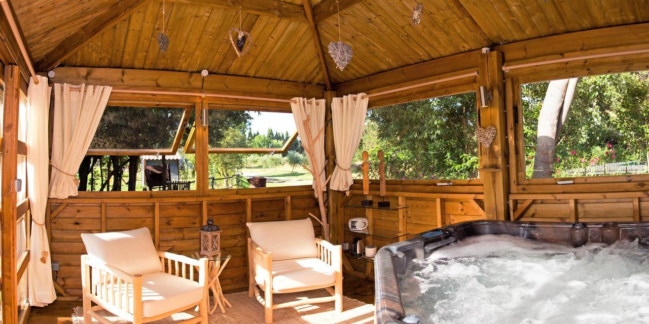 Chambres D'Hotes Domaine Des Machottes Grans Экстерьер фото